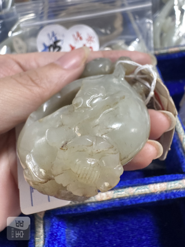 清 玉雕莲荷纹水呈 - 图5